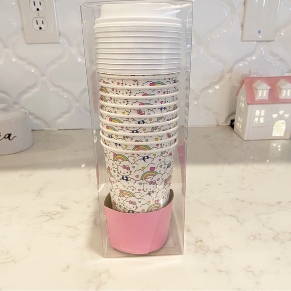 Hello Kitty 16 oz Disposable Hot Cup Set With Sleeves - Picture 6 of 7